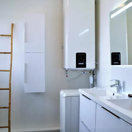 Renove Proche Avec Parking Privatif - Fr-1-251-303