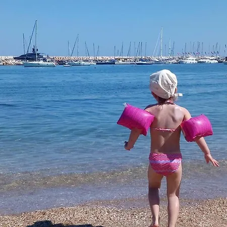 Daire Renove Proche Avec Parking Privatif - Fr-1-251-303 *